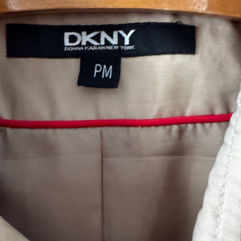 Fashionable & Timeless DKNY Women's Beige Trench Coat - Picture 4 of 11